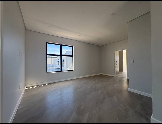 4 BEDROOM HOUSE FOR SALE IN SANDOWN